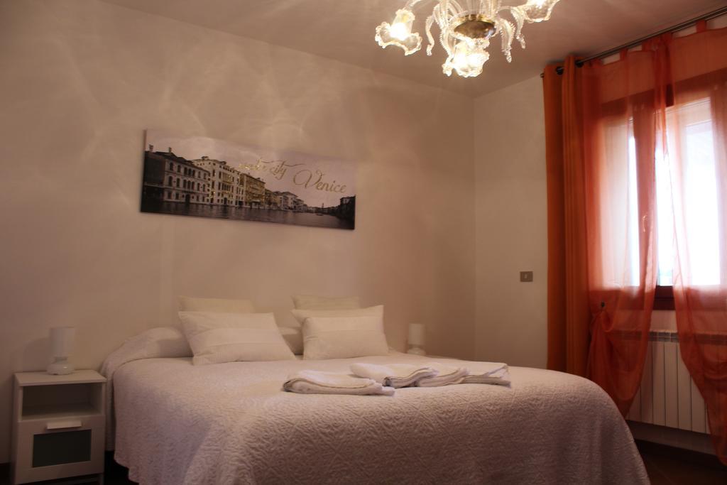 B&B Airport Venice Diego 2 Tessera Room photo